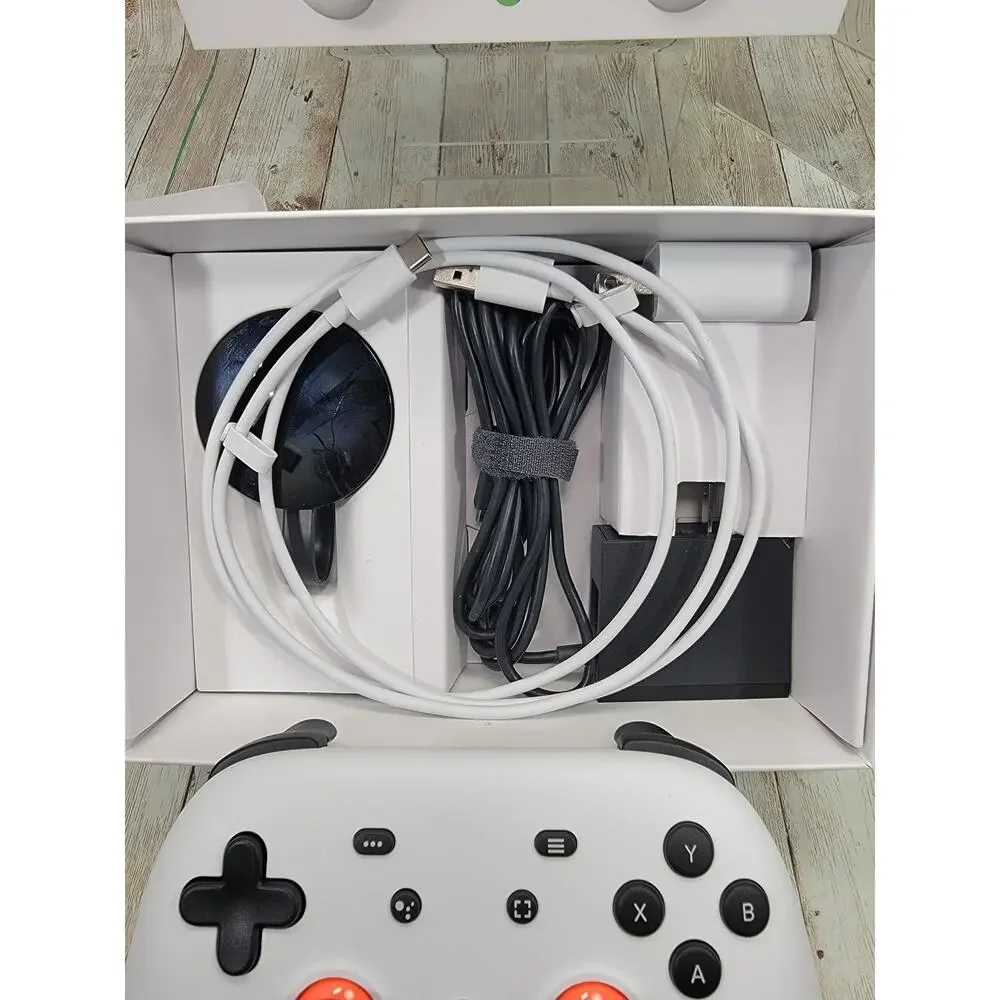 Google Stadia Premiere Edition Controller Chromecast Ultra Bundle White
